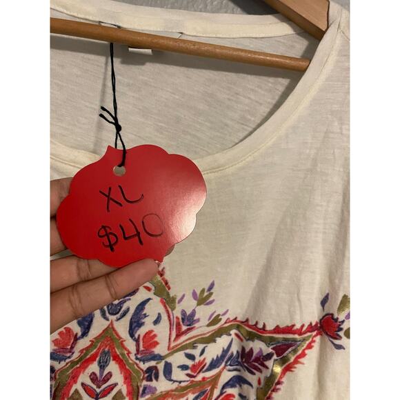 Lucky Lotus Shirt Womens 1X White Mandala Floral Graphic Scoop Neck READ - Picture 4 of 10